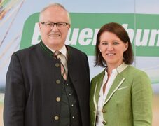 Wechsel an der LK-Spitze: Michaela Langer-Weninger wurde als Nachfolgerin von Franz Reisecker einstimmig nominiert. 