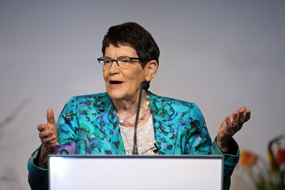 Rita Süssmuth am Podium