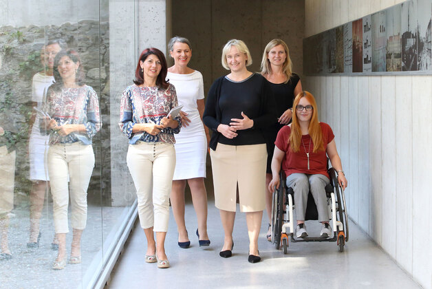 Das Team des Frauenreferats am Gang im Landhaus