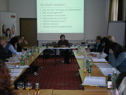 Die Teilnehmerinnen und die Vortragende Christine Bauer-Jelinek