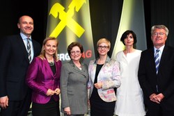 (v. li.): DI Dr. August Höglinger, Dr.in Silvia Dirnberger-Puchner, Dr.in Christine Haiden, Landesrätin Mag.a Doris Hummer, Mag.a Michaela Jurda-Nosko, Dr.in Angelika Winzig, Mag. Reinhold Sahl