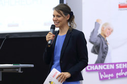 Präsentation der Siegerreden anlässlich des Redewettbewerbs 100 Jahre Frauenwahlrecht - Setze ein Statement! im Linzer Landhaus