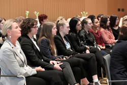 WENDEPUNKTE - Starke Frauen. Neue Wege. | 
Expertinnentalk anlässlich des Internationalen Frauentages 2020

